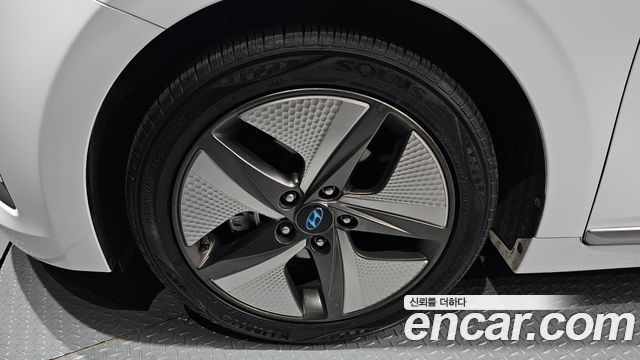 Hyundai Ioniq из Кореи Encar
