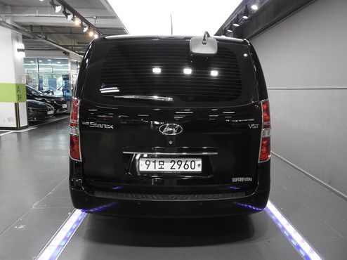 Hyundai Starex Van 5-Seater Modern — пробег 185 164 км — фото 4 из 5