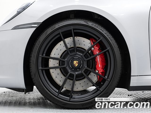 Porsche 911 Carrera 4 GTS Cabriolet — пробег 39 440 км — фото 5 из 5