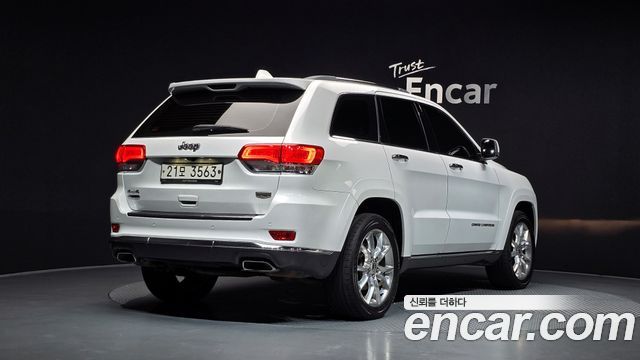 Jeep Cherokee 3.0 Diesel Overland Summit WK2 — пробег 201 758 км — фото 2 из 5