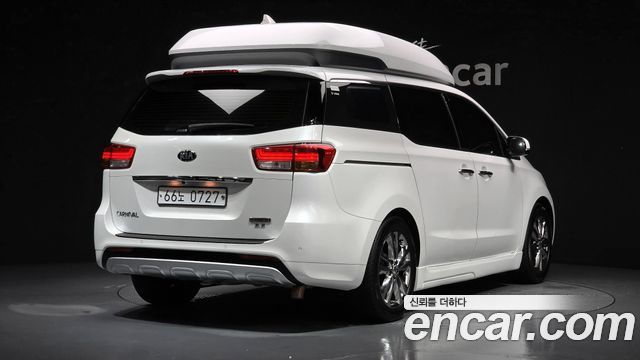 Kia Carnival Gasoline 7-seater Hi-Limousine President — пробег 117 008 км — фото 2 из 5