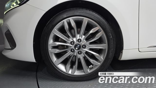Kia K7 из Кореи Encar