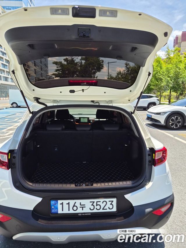 Kia Stonic из Кореи Encar