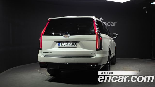 Cadillac Escalade 6.2 Sports Platinum — пробег 22 963 км — фото 4 из 5