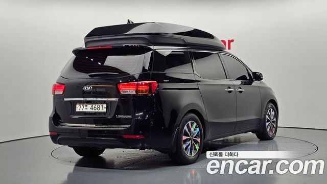 Kia Carnival 11-seater Hi-Limousine Prestige — пробег 188 834 км — фото 2 из 5