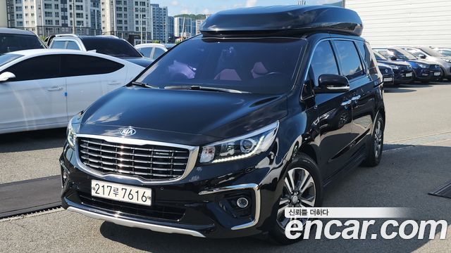 Kia Carnival 9-Seater Hi-Limousine Luxury — пробег 147 900 км — фото 1 из 5