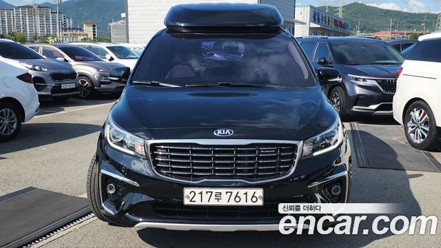 Kia Carnival 9-Seater Hi-Limousine Luxury — пробег 147 900 км — фото 2 из 5
