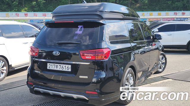 Kia Carnival 9-Seater Hi-Limousine Luxury — пробег 147 900 км — фото 3 из 5