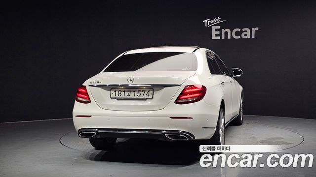 Mercedes-Benz E-Class из Кореи Encar