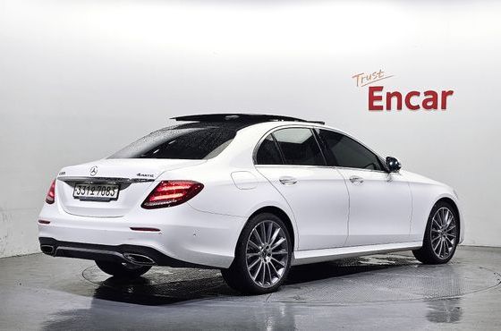 Mercedes-Benz E-Class E350 4MATIC AMG Line — пробег 122 062 км — фото 2 из 5