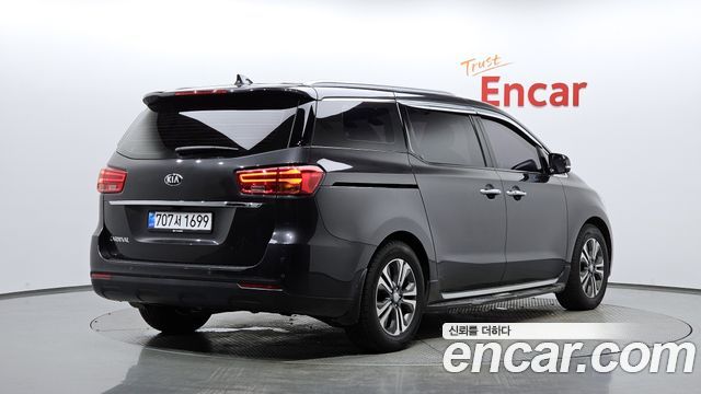 Kia Carnival из Кореи Encar