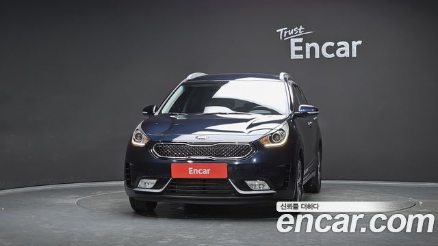 Kia Niro Prestige — пробег 42 889 км — фото 3 из 5