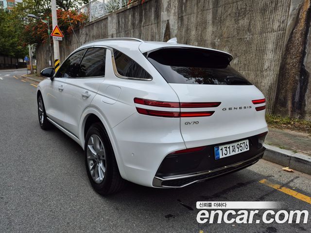Genesis GV70 2.5T Gasoline 2WD — пробег 4 100 км — фото 5 из 5