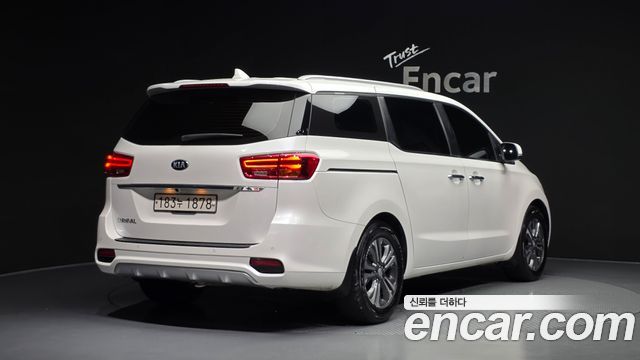 Kia Carnival из Кореи Encar