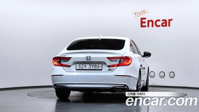 Honda Accord 2.0 Hybrid Touring — пробег 169 062 км — фото 4 из 5
