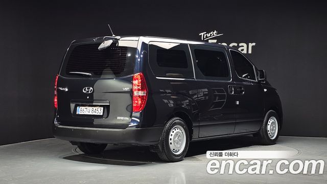 Hyundai Starex Van 5-Seater Style — пробег 15 392 км — фото 2 из 5