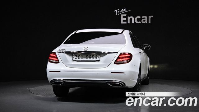 Mercedes-Benz E-Class из Кореи Encar