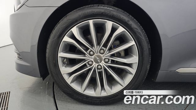 Hyundai Genesis из Кореи Encar