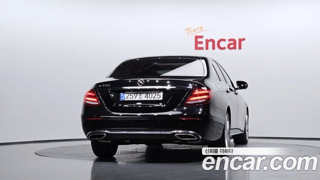 Mercedes-Benz E-Class из Кореи Encar