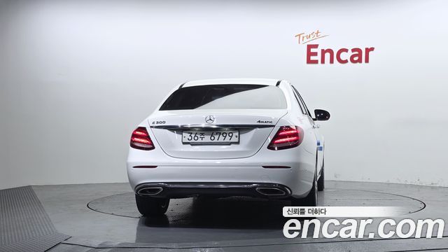 Mercedes-Benz E-Class E300 4MATIC Avnatgarde — пробег 138 649 км — фото 4 из 5