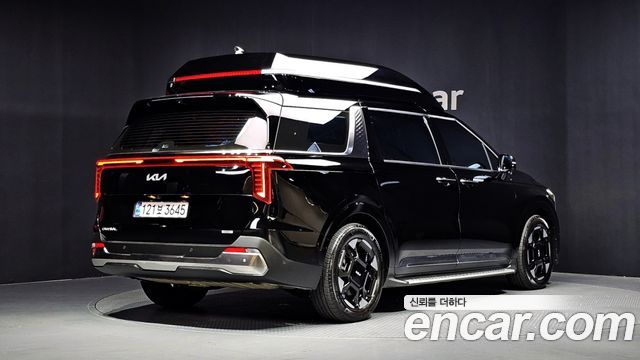Kia Carnival HEV 4-Seater Hi Limousine Signature — пробег 28 440 км — фото 2 из 5