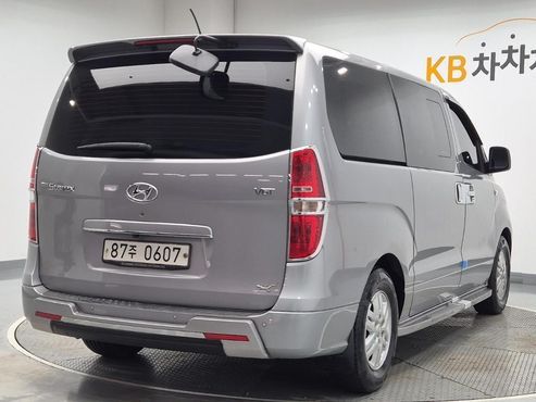 Hyundai Starex Van 5-Seater Modern — пробег 115 696 км — фото 3 из 5