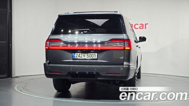 Lincoln Navigator 3.5L — пробег 46 574 км — фото 4 из 5