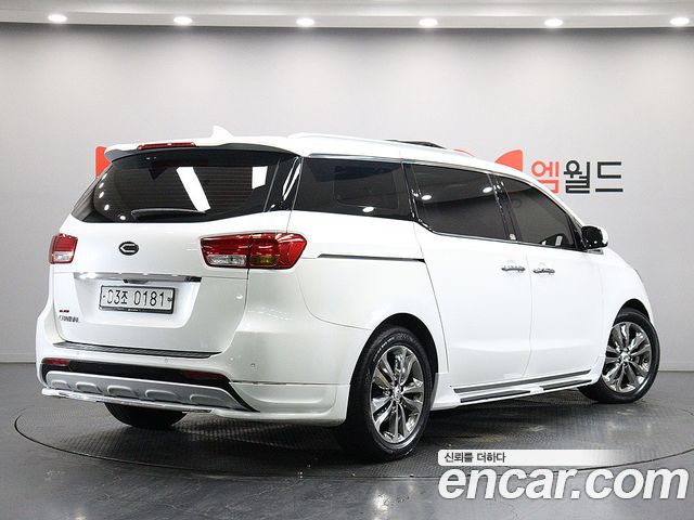 Kia Carnival из Кореи Encar