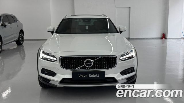Volvo V90 B5 Ultra AWD — пробег 10 769 км — фото 3 из 5