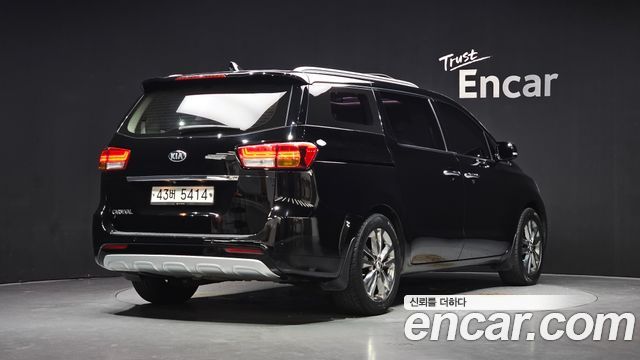 Kia Carnival из Кореи Encar