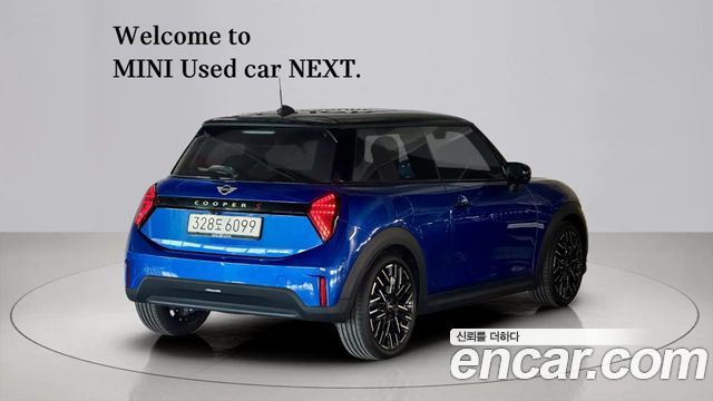 Mini Cooper Favoured — пробег 4 124 км — фото 2 из 5