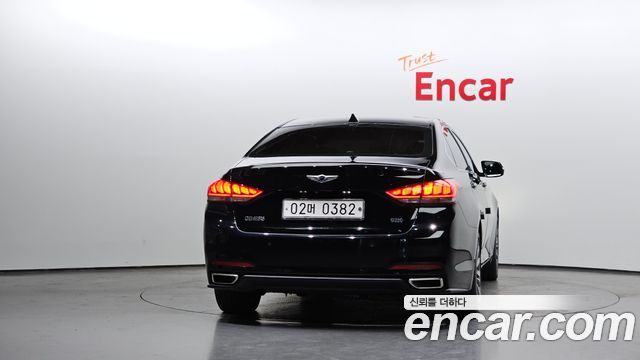 Hyundai Genesis из Кореи Encar