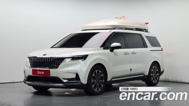 Kia Carnival 9-Seater Signature — пробег 71 169 км — фото 1 из 5