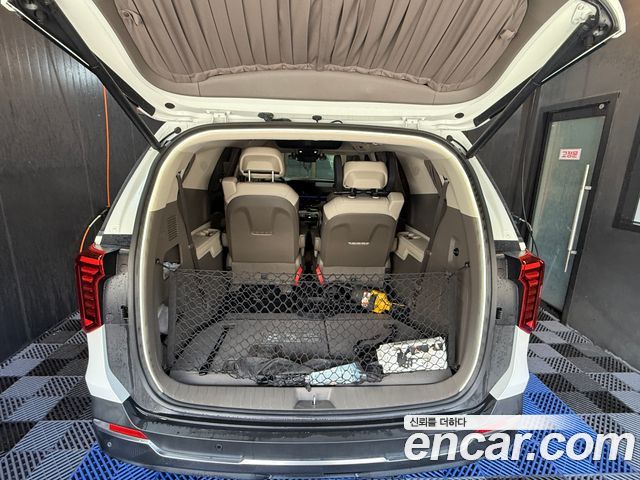 Kia Carnival Gasoline 7-Seater Hi Limousine Signature — пробег 31 000 км — фото 4 из 5