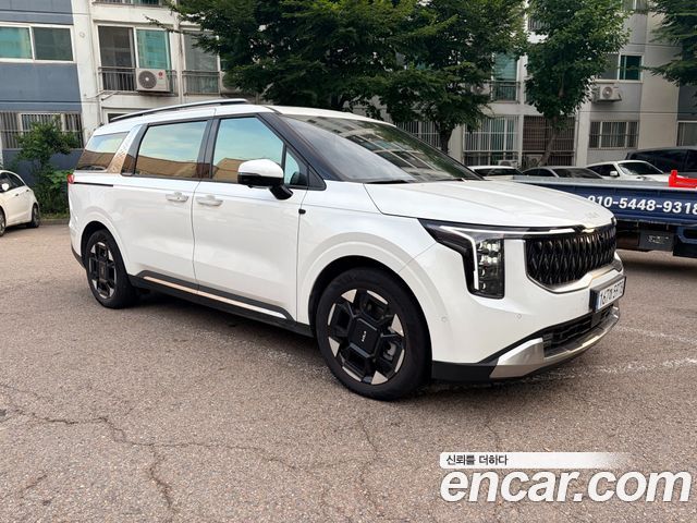 Kia Carnival HEV 9seater Signature — пробег 3 700 км — фото 3 из 5