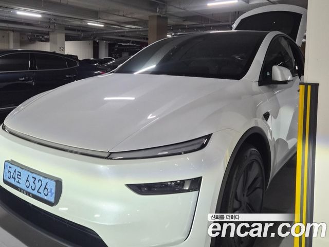 Tesla Model Y RWD — пробег 500 км — фото 3 из 5