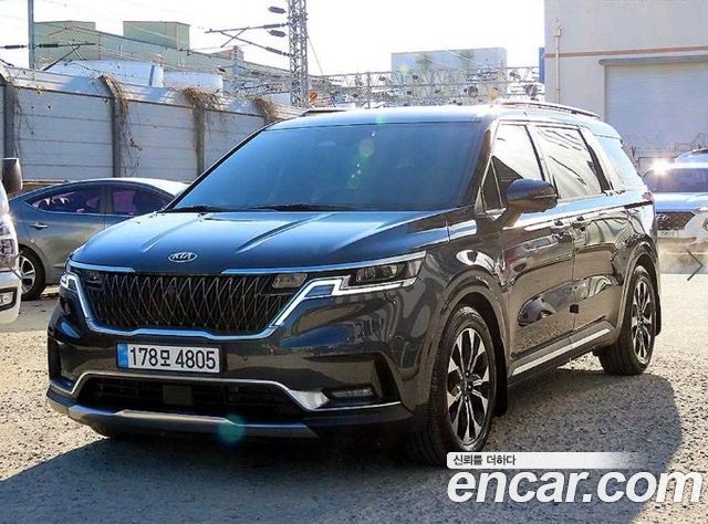 Kia Carnival 9-Seater Signature — пробег 214 811 км — фото 2 из 5