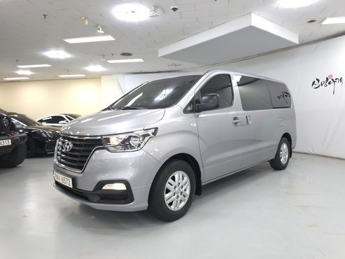 Hyundai Starex Van 3-Seater Smart — пробег 65 090 км — фото 2 из 5