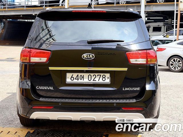 Kia Carnival Gasoline 7-seater Limousine President — пробег 96 010 км — фото 3 из 5