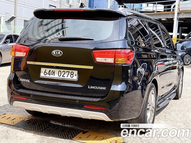 Kia Carnival Gasoline 7-seater Limousine President — пробег 96 010 км — фото 4 из 5