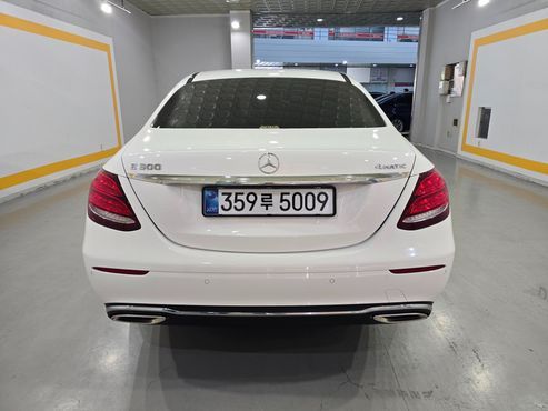 Mercedes-Benz E-Class E300 4MATIC Avnatgarde — пробег 86 480 км — фото 5 из 5
