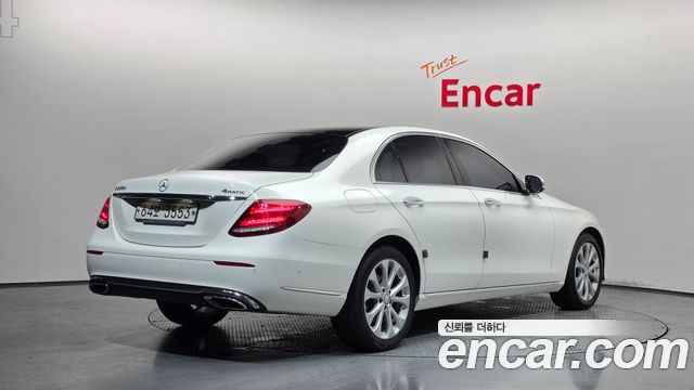 Mercedes-Benz E-Class из Кореи Encar