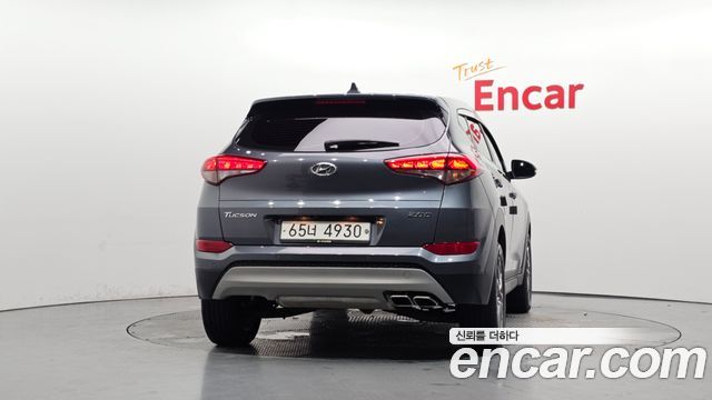 Hyundai Tucson Diesel 2.0 2WD Smart — пробег 28 692 км — фото 4 из 5
