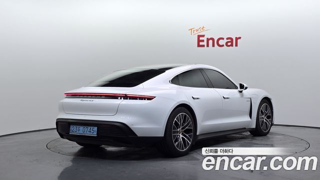 Porsche Taycan из Кореи Encar