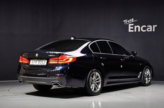 BMW 5-Series 520d xDrive M Sport Package Plus — пробег 105 273 км — фото 2 из 5