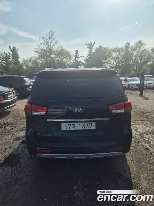 Kia Carnival 9-seater Luxury — пробег 292 414 км — фото 3 из 5