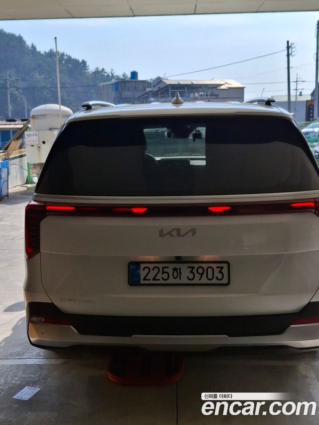 Kia Carnival Gasoline 9-Seater Signature — пробег 9 900 км — фото 1 из 5