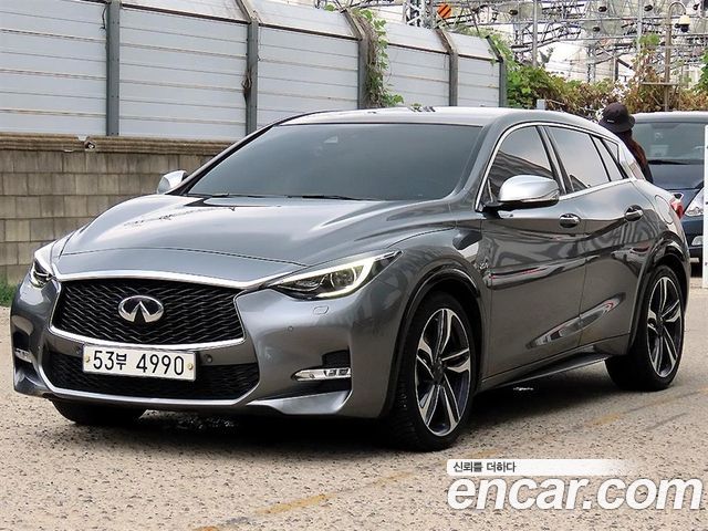 Infiniti Q30 2.0 Premium City Black — пробег 95 375 км — фото 2 из 5