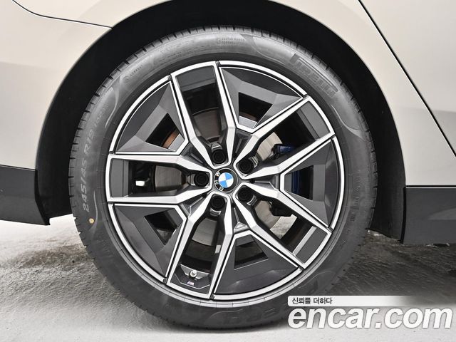 BMW 5-Series 520i M Sport — пробег 5 743 км — фото 5 из 5