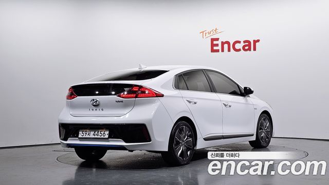 Hyundai Ioniq Q — пробег 303 725 км — фото 2 из 5